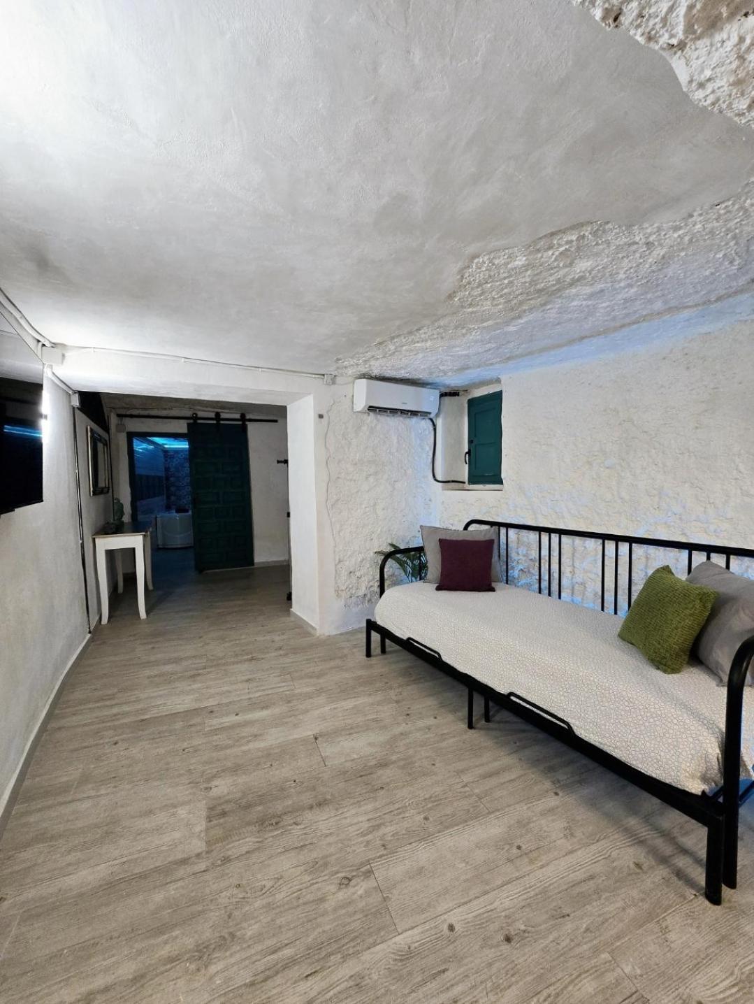 Apartamento Bonita Casa Cueva Con Jacuzzi Paterna Exterior foto